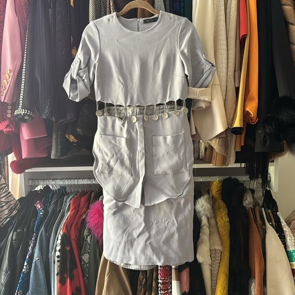 Sally La Pointe- Grey Shortsleeve Cutout Button Midi Dress - Picture 5 of 6